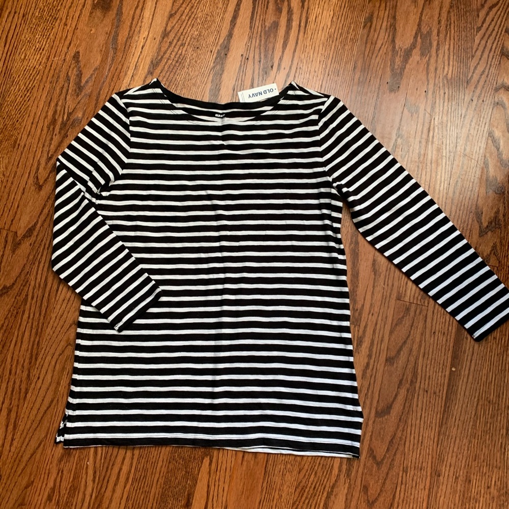 Old Navy black and white striped top